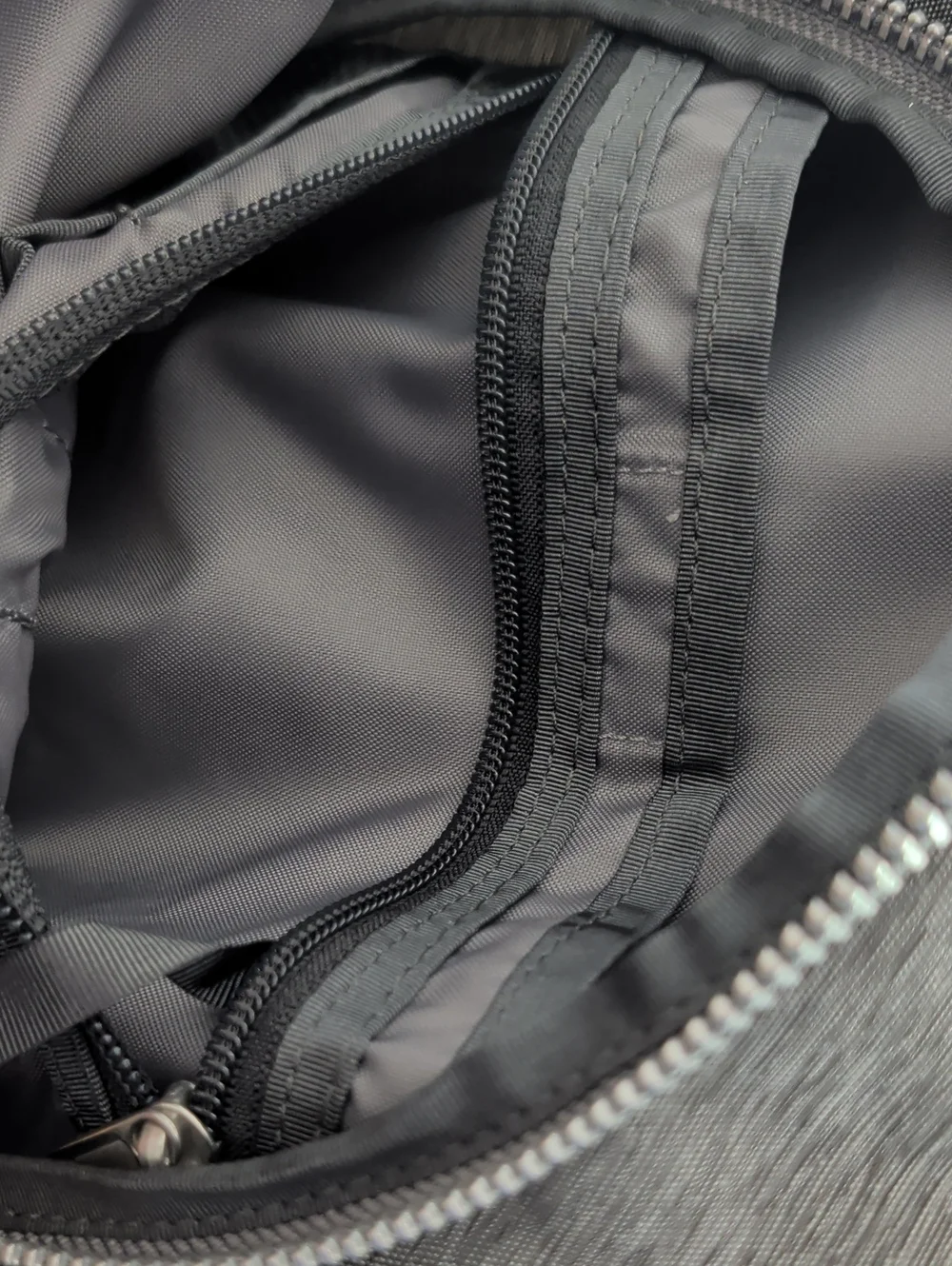 THE NORTH FACE WOMEN'S LUXE BACKPACK GRAY